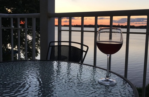 Delavan Lake Condo | 309 - Premium 2 Bedroom Lake View Condo Suite