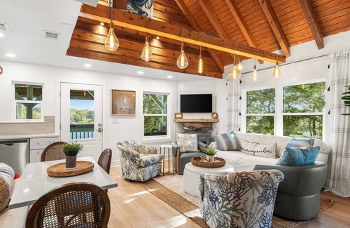 Santa Rosa Beach Ski Chalet | 30A | Bikes | Private Dock | Firepit | Kayaks