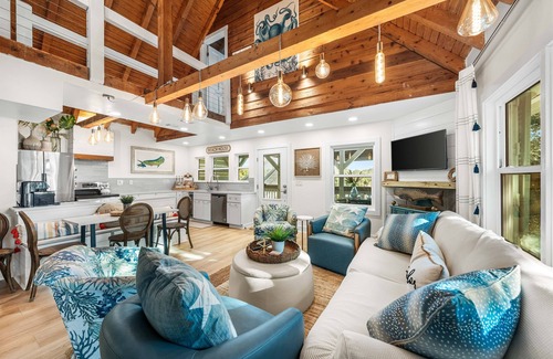Santa Rosa Beach Ski Chalet | 30A | Bikes | Private Dock | Firepit | Kayaks
