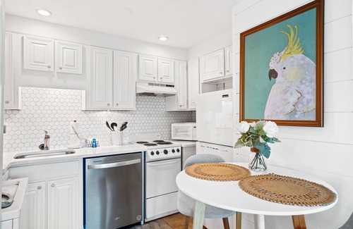 Seagrove Beach Condo | 30A Emerald Hill by Panhandle Getaways
