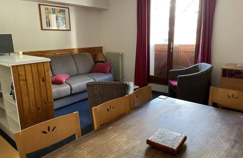 Eaux-Bonnes Apartment | 30m from resort center, 1st floor, view resort, fitness, swimming pool, sauna, balcony, tv