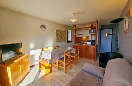 Plan Peisey Apartment | 30m from ski slopes, 4th floor, balcony, tv, ski locker, 40m², Peisey-Vallandry