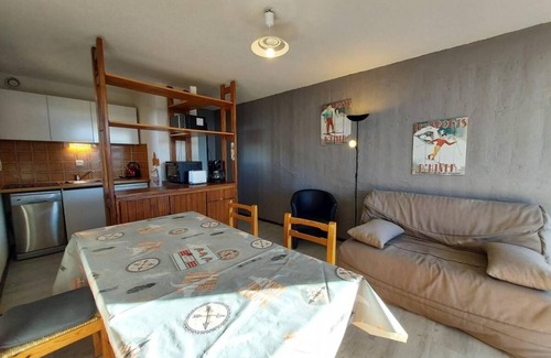 Plan Peisey Apartment | 30m from ski slopes, 4th floor, balcony, tv, ski locker, 40m², Peisey-Vallandry