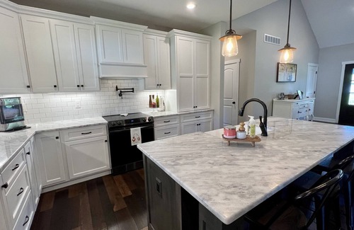 Keene House | 30mins to Railbird, Kentucky Proud Park- Lexington, KY. Ranch home with hot tub!