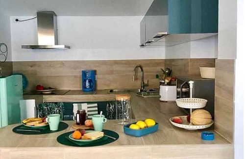Brezzo di Bedero House | 3½-room house in a sunny location right on the beach