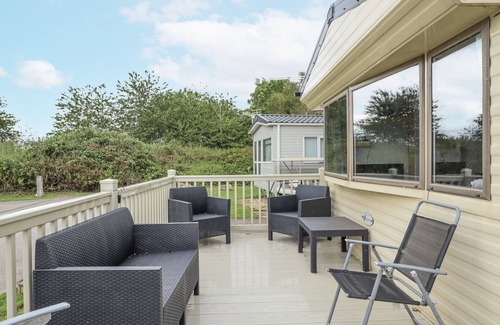 Tattershall Cottage | 31 CASTLE VIEW, pet friendly, with a garden in Tattershall