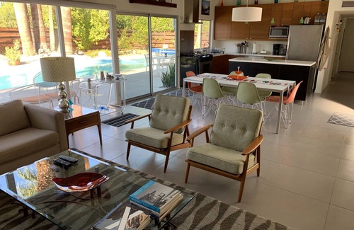Sunmor House | 31 Palms: A Mid-Century Retreat in Central Palm Springs