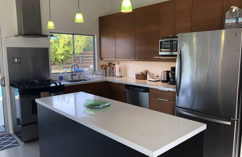 Sunmor House | 31 Palms: A Mid-Century Retreat in Central Palm Springs