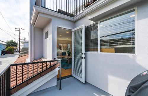 Corona del Mar House | 310 and a half Iris Ave