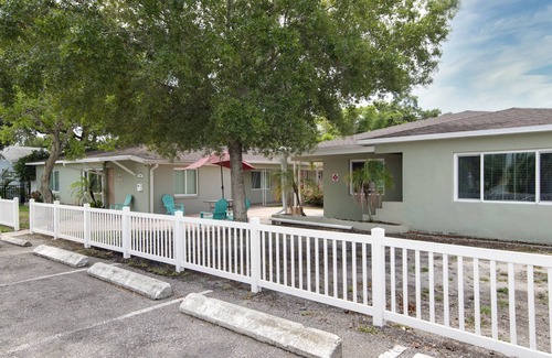 Historic Old Northeast Apartment | 310 Unit B4- Studio Coffee Pot Cottages