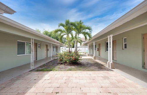 Historic Old Northeast Apartment | 310 Unit B4- Studio Coffee Pot Cottages