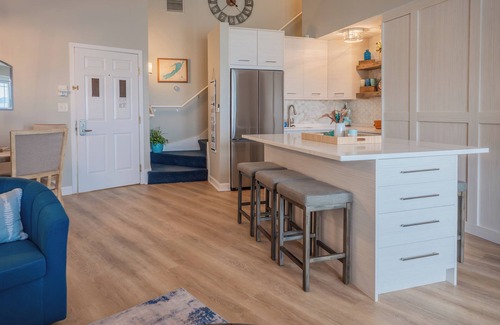 Delavan Lake Condo | 313 - 2 Bed/2 Bath Lake View Condo Suite