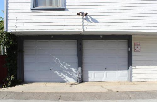 Balboa Peninsula House | 313 E Bay Ave A