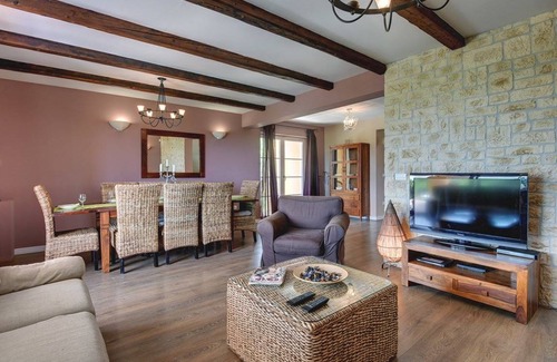 Rakalj House | 317 m² House ∙ 4 bedrooms ∙ 10 guests