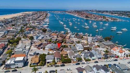 Balboa Peninsula House | 318 Lindo Ave
