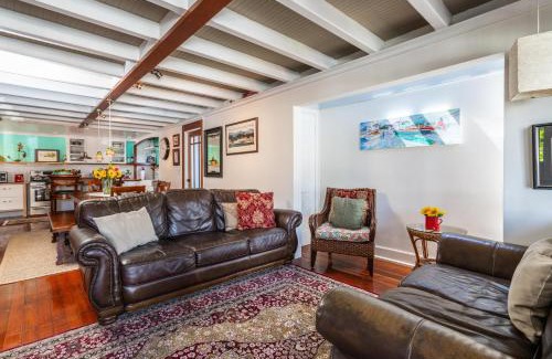 Balboa Peninsula House | 318 Lindo Ave
