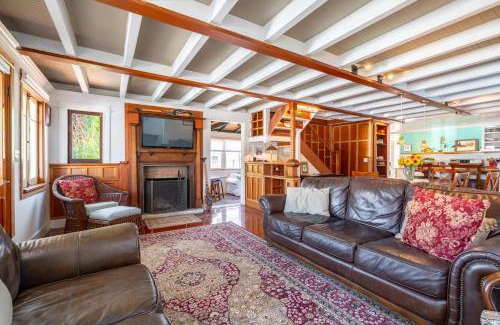 Balboa Peninsula House | 318 Lindo Ave