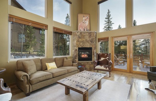 Woodmoor House | 318 m² House ∙ 3 bedrooms ∙ 10 guests