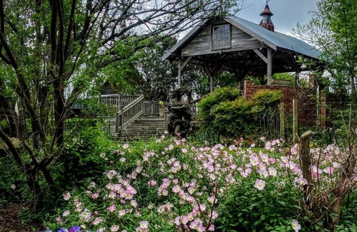 Palestine Bed & Breakfast | 32 Acres of Lush Gardens with Private Cottage. Go on a Texas Foodie Adventure!