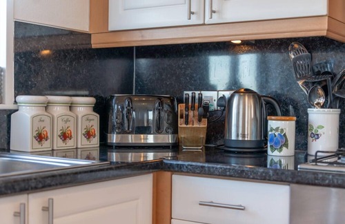 Mullacott Cabin | 32 Ocean Terrace Lodge - 3 Bed-Sleeps 6-TJS32OT