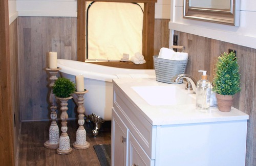 Camp Verde RV Rental | 320 Safari Luxury Tent - Couples Getaway