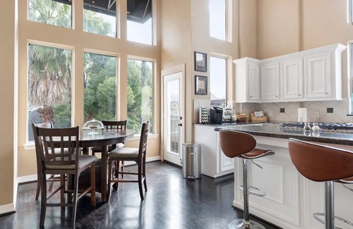 Neartown House | 3200 SF 4-story home in the heart of Houston Midtown Montrose & Musuem District