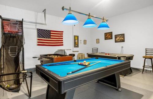 Windwood Bay House | 325 6Br - Modern two storie home with games