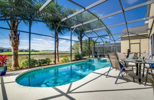 Marbella Villa | 325 m² Villa ∙ 5 bedrooms ∙ 10 guests