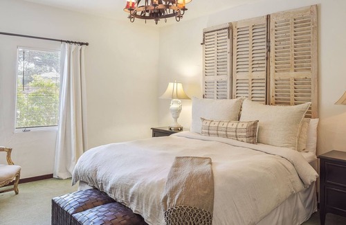 Pacific Grove House | 3263 Villa By The Sea 3 Bedroom Townhouse by Redawning