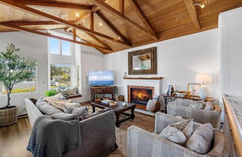 Pacific Grove House | 3263 Villa by the Sea townhouse