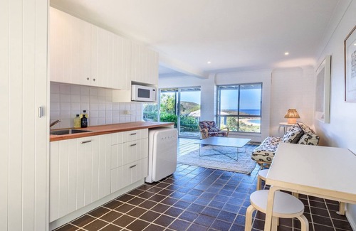 Killcare Heights House | 33 Degrees - Stunning Views by HolidayCo.