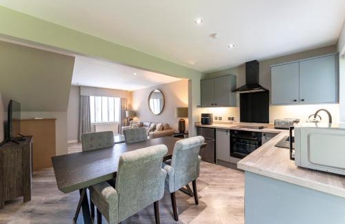 Gleneagles House | 33 Dunbar Court Gleneagles Village