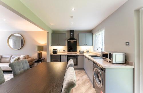 Gleneagles House | 33 Dunbar Court Gleneagles Village