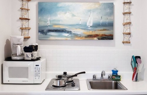 Hampton Bays Cabin | 33 m² Private room ∙ 2 guests