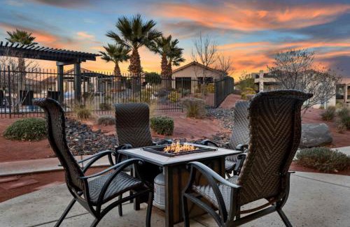 Santa Clara House | 33| Poolside Retreat in St George with 3 Deck Views