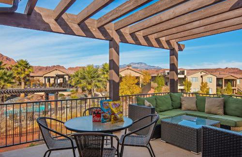 Santa Clara House | 33| Poolside Retreat in St George with 3 Deck Views