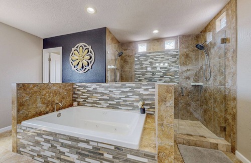 Paradise Hills Civic House | 3300SF of Modern Luxury - Spa/Work Space/Gym/Game Room - Pet Friendly!