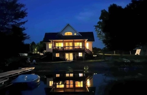 Lake House | 336) Beautiful home with View