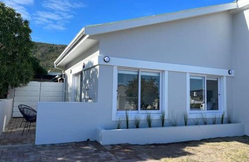 L'Agulhas Apartment | 34.4 Degrees South Studio Apartment