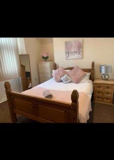Uplands House | 34 - Room 4 - Uplands
