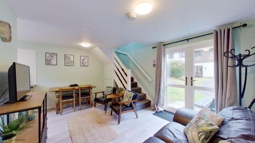 Saint Erth Praze House | 34 Strawberry Hill, Tolroy Manor