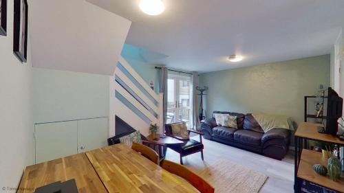 Saint Erth Praze House | 34 Strawberry Hill, Tolroy Manor