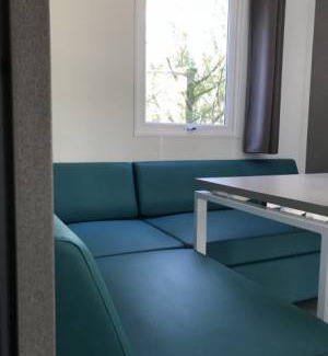 Sainte-Nathalene RV Rental | 340 ft² Mobile home
