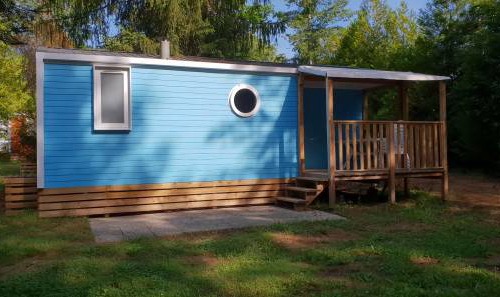 Sainte-Nathalene RV Rental | 340 ft² Mobile home