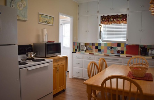 Downtown House | 340 Hollister 2 Bedroom Home by Redawning