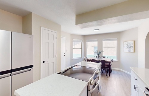 Albuquerque House | 》3400sqft w/Heated Pool & Hot Tub, Sleeps 18 & Mtn Views