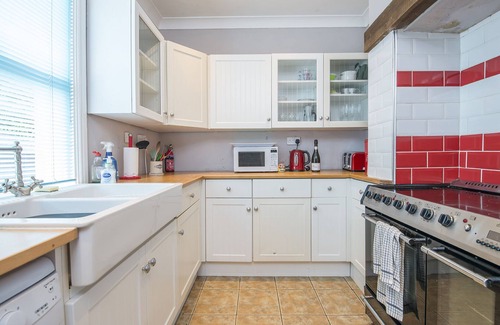 Angle Cottage | 35 Angle, Holiday Cottage Angle, Sleeps 5, 3 bedrooms, bathrooms