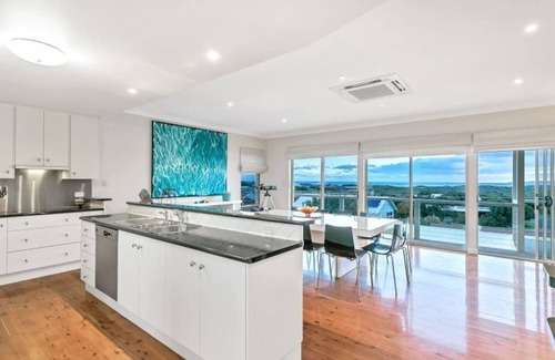 Goolwa Beach House | 35 Hazel St - Pet Friendly, outside only - Luxury
