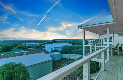 Goolwa Beach House | 35 Hazel St - Pet Friendly, outside only - Luxury