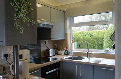 Mundesley Ski Chalet | 35 Siesta Mar - a holiday chalet that sleeps 4 guests in 2 bedrooms